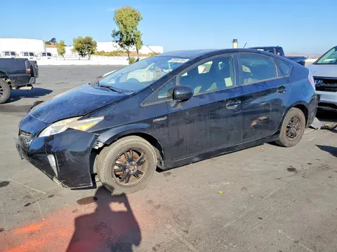 JTDKN3DU7F1919246 — 2015 Toyota Prius, Вандализм (Vandalism), фото до ремонта