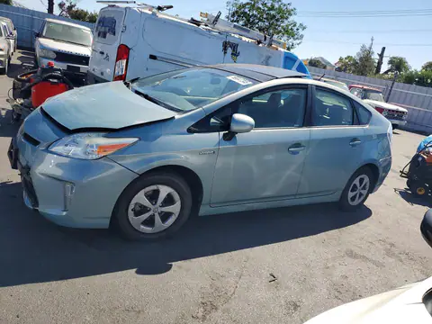 JTDKN3DU4F1981431 — 2015 Toyota Prius, Передняя часть (Front End), фото до ремонта