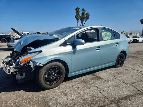 JTDKN3DU0F1898658 — 2015 Toyota Prius, Передняя часть (Front End), фото до ремонта