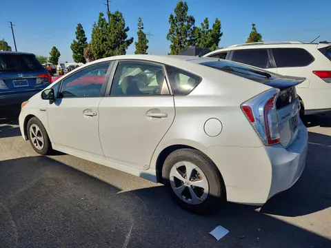 2015 Toyota Prius VIN JTDKN3DU2F0450623 фото 2