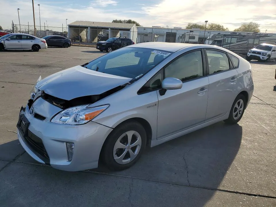 2015 Toyota Prius VIN JTDKN3DU7F1877791 фото 1