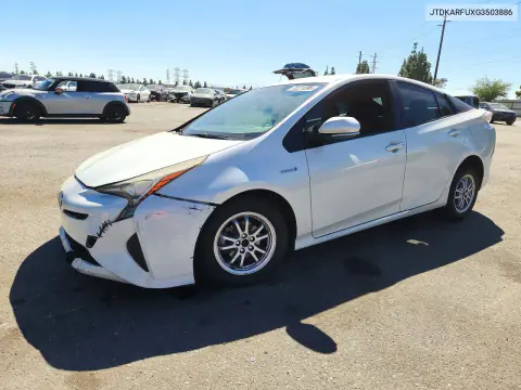 JTDKARFUXG3503886 — 2016 Toyota Prius, Передняя часть, фото до ремонта