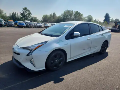 JTDKARFU5H3537901 — 2017 Toyota Prius, Боковая часть (Side), фото до ремонта