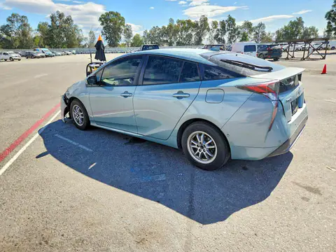 JTDKBRFUXH3043434 — 2017 Toyota Prius, фото 2 с аукциона Copart 13.10.2026, Передняя часть