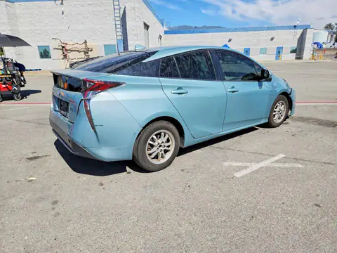 JTDKBRFUXH3043434 — 2017 Toyota Prius, фото 3 с аукциона Copart 13.10.2026, Передняя часть