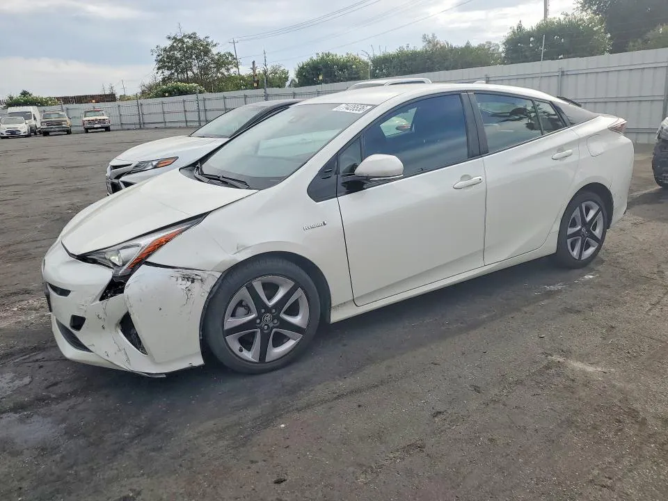2017 Toyota Prius VIN JTDKARFU2H3030325 фото 1