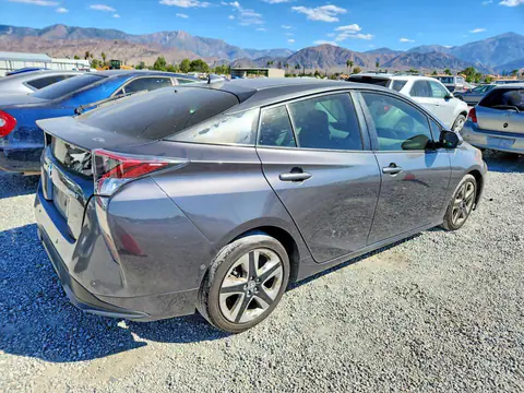 JTDKARFU9H3044500 — 2017 Toyota Prius, фото 3 с аукциона Copart 14.10.2026, Мелкие вмятины и царапины