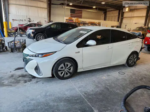 JTDKARFP1H3067876 — 2017 Toyota Prius, Задняя часть, фото до ремонта