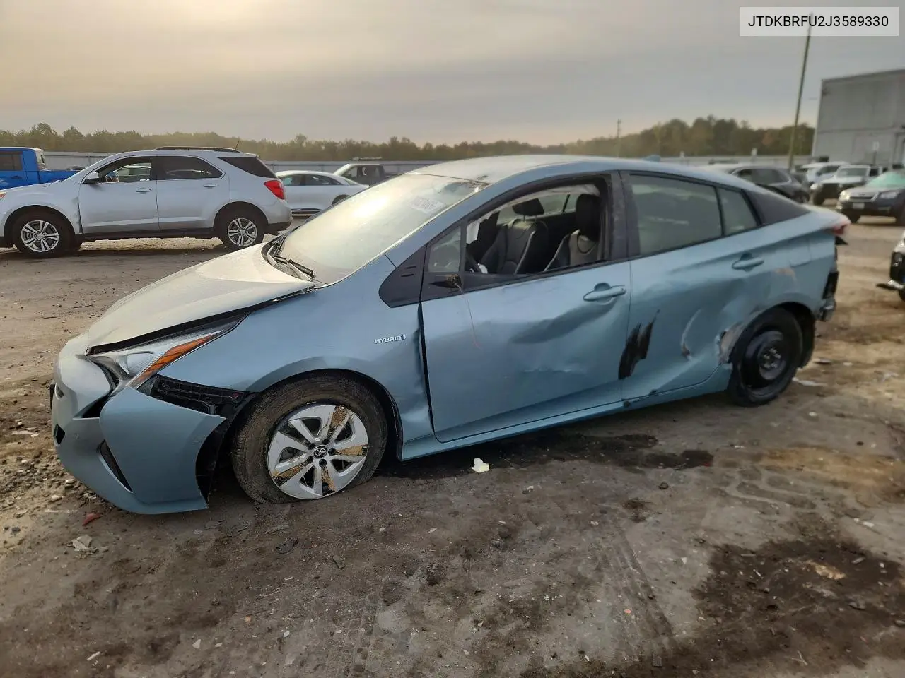 2018 Toyota Prius Two VIN JTDKBRFU2J3589330 фото 1