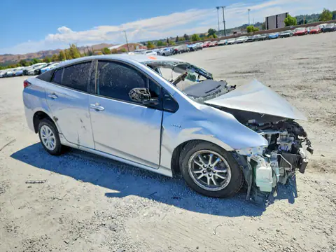 JTDKARFU4L3113893 — 2020 Toyota Prius, фото 4 с аукциона Copart 30.09.2026, Боковая часть