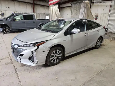 JTDKAMFP9M3177426 — 2021 Toyota Prius, Передняя часть, фото до ремонта