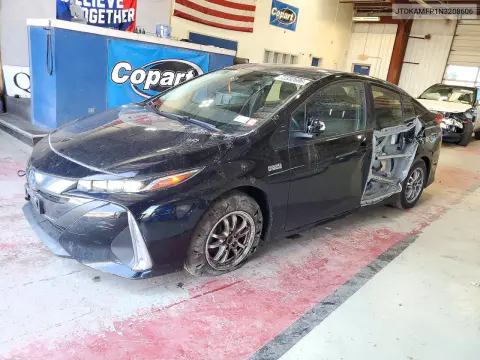 JTDKAMFP1N3208606 — 2022 Toyota Prius, Сторона, фото до ремонта