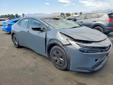 JTDACAAUXR3025714 — 2024 Toyota Prius, фото 4 с аукциона Copart 30.09.2026, Боковая часть