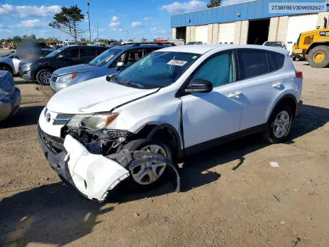 2T3BFREV3DW052627 — 2013 Toyota RAV4, Передняя часть, фото до ремонта