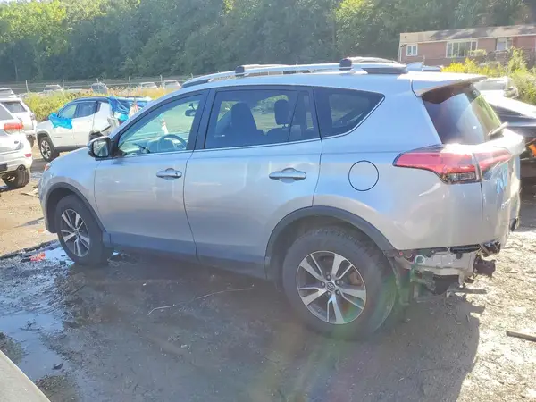 2T3RFREV9GW522565 — 2016 Toyota RAV4, фото 2 с аукциона Copart, Задняя часть