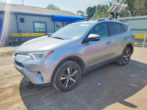2T3WFREVXGW276998 — 2016 Toyota RAV4, Град (Hail), фото до ремонта