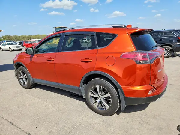 JTMWFREV7GJ097977 — 2016 Toyota RAV4, фото 2 с аукциона Copart, Передняя часть