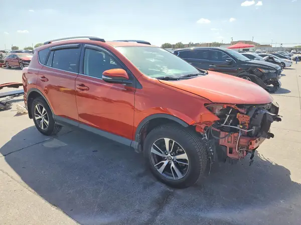 JTMWFREV7GJ097977 — 2016 Toyota RAV4, фото 4 с аукциона Copart, Передняя часть