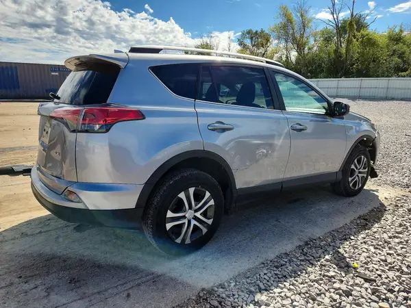 2T3ZFREV0GW285447 — 2016 Toyota RAV4, фото 3 с аукциона Copart 28.09.2026, Передняя часть