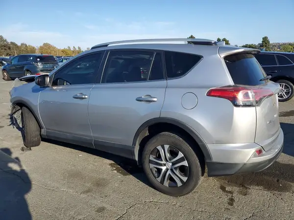 2T3ZFREV0GW304031 — 2016 Toyota RAV4, фото 2 с аукциона Copart, Передняя часть