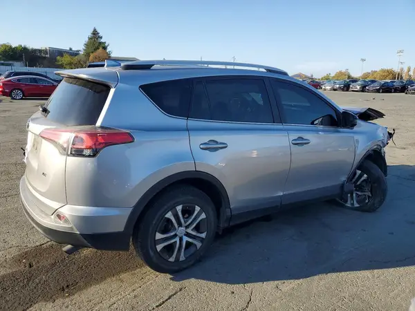 2T3ZFREV0GW304031 — 2016 Toyota RAV4, фото 3 с аукциона Copart, Передняя часть