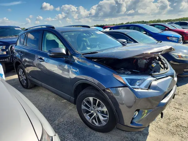 JTMRJREV8HD091083 — 2017 Toyota RAV4, фото 4 с аукциона Copart 14.10.2026, Передняя часть