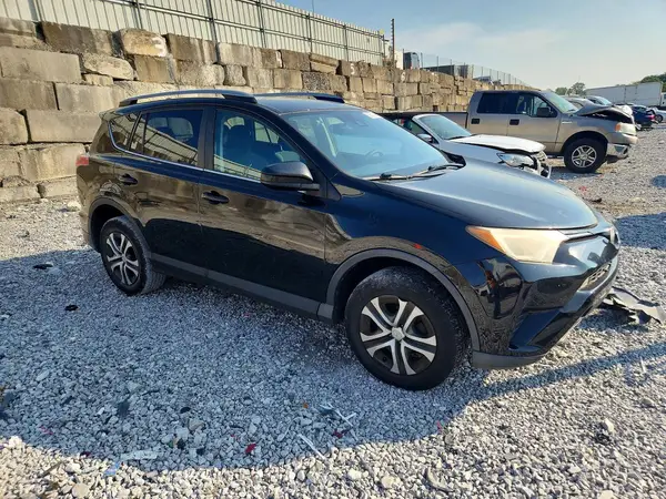2T3BFREV1HW632366 — 2017 Toyota RAV4, фото 4 с аукциона Copart, Мелкие вмятины и царапины