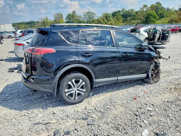 2T3BFREV9HW577164 — 2017 Toyota RAV4, фото 3 с аукциона Copart 02.10.2026, Передняя часть