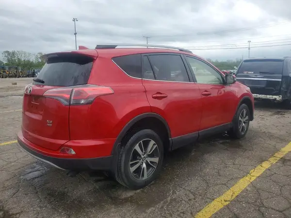 JTMRFREV5HJ121174 — 2017 Toyota RAV4, фото 3 с аукциона Copart, Передняя часть