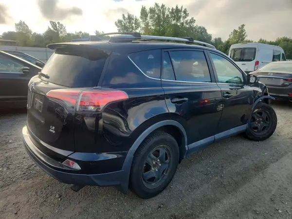 2T3BFREV5HW567201 — 2017 Toyota RAV4, фото 3 с аукциона Copart, Передняя часть