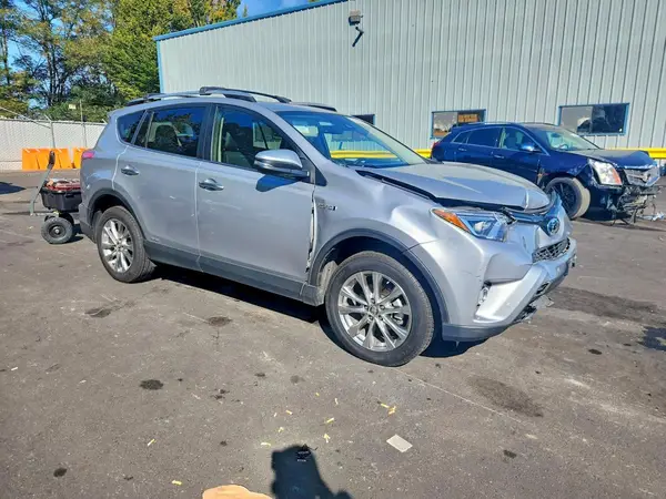JTMDJREV4HD083265 — 2017 Toyota RAV4, фото 4 с аукциона Copart, Передняя часть