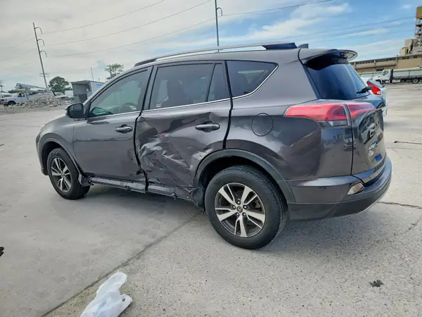JTMWFREV3HJ130541 — 2017 Toyota RAV4, фото 2 с аукциона Copart 30.09.2026, Боковая часть