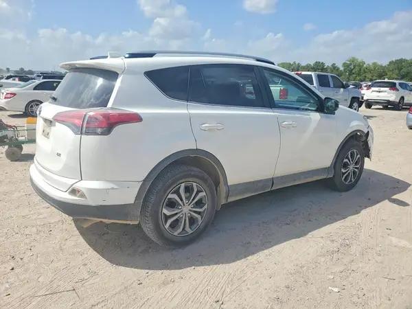 JTMZFREV1HJ704647 — 2017 Toyota RAV4, фото 3 с аукциона Copart, Задняя часть