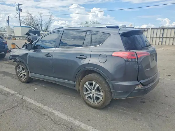 JTMZFREV9HJ145817 — 2017 Toyota RAV4, фото 2 с аукциона Copart, Передняя часть
