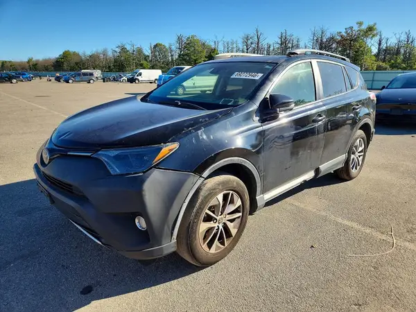 JTMRJREV0HD113593 — 2017 Toyota RAV4, Задняя часть (Rear End), фото до ремонта