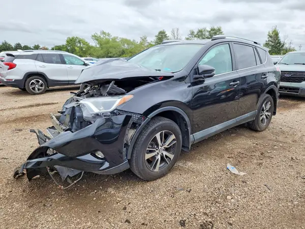 2T3RFREV8HW689940 — 2017 Toyota RAV4, Передняя часть (Front End), фото до ремонта