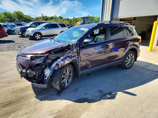 2T3JFREV8HW675694 — 2017 Toyota RAV4, Передняя часть (Front End), фото до ремонта