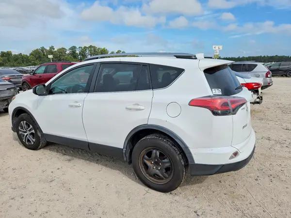 2T3ZFREV9HW317863 — 2017 Toyota RAV4, фото 2 с аукциона Copart 06.10.2026, Мелкие вмятины и царапины