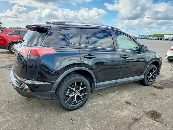 2T3JFREV4HW687373 — 2017 Toyota RAV4, фото 3 с аукциона Copart 30.09.2026, Передняя часть