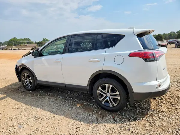 JTMZFREV4HJ720342 — 2017 Toyota RAV4, фото 2 с аукциона Copart, Передняя часть