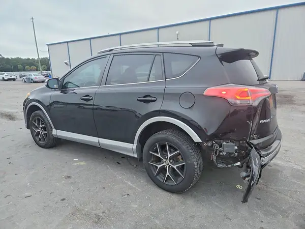 2T3NFREV5HW364032 — 2017 Toyota RAV4, фото 2 с аукциона Copart 05.10.2026, Задняя часть