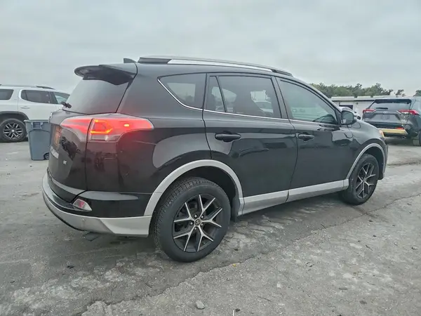 2T3NFREV5HW364032 — 2017 Toyota RAV4, фото 3 с аукциона Copart 05.10.2026, Задняя часть