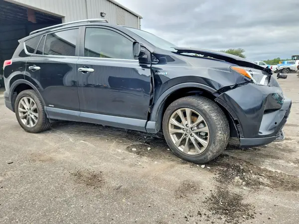 JTMDJREV9HD080653 — 2017 Toyota RAV4, фото 4 с аукциона Copart 14.10.2026, Передняя часть