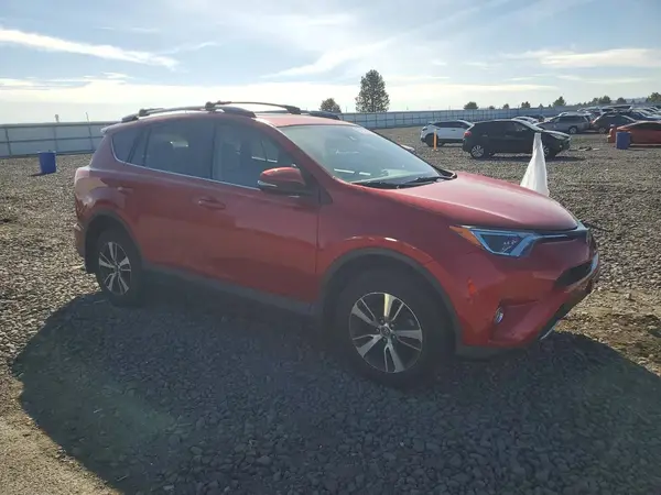 2T3RFREV2HW678982 — 2017 Toyota RAV4, фото 4 с аукциона Copart 30.09.2026, Боковая часть