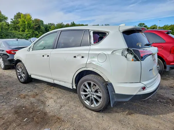 JTMDFREVXHJ706486 — 2017 Toyota RAV4, фото 2 с аукциона Copart 08.10.2026, Передняя часть