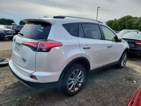 JTMDFREVXHJ706486 — 2017 Toyota RAV4, фото 3 с аукциона Copart 08.10.2026, Передняя часть