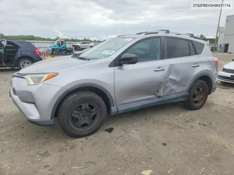 2T3ZFREV2HW371716 — 2017 Toyota RAV4, Сторона, фото до ремонта