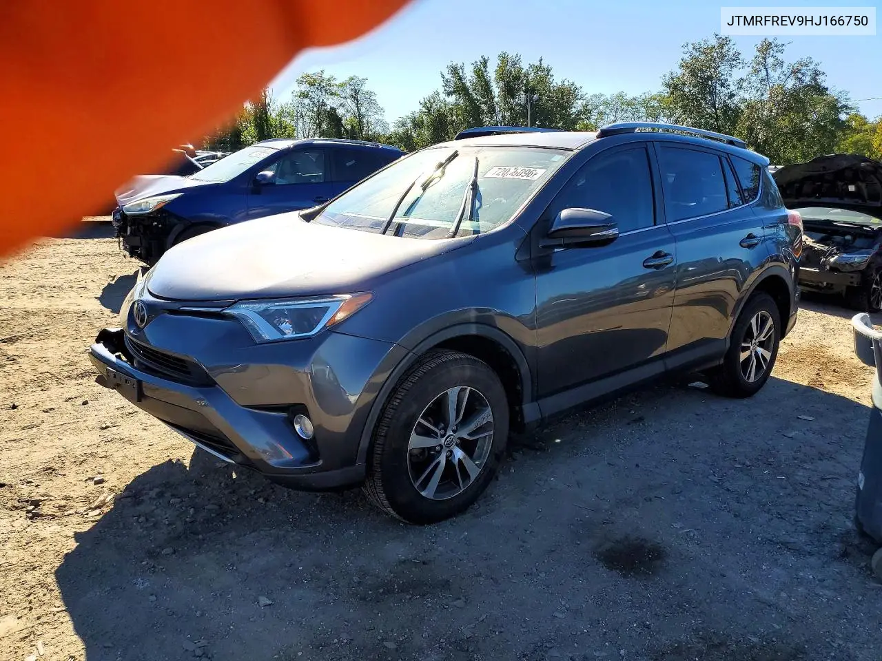 2017 Toyota Rav4 Xle VIN JTMRFREV9HJ166750 фото 1