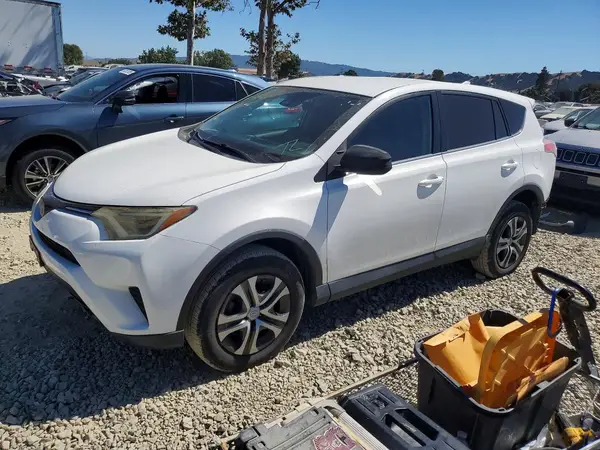 2T3ZFREV0JW459931 — 2018 Toyota RAV4, Задняя часть (Rear End), фото до ремонта
