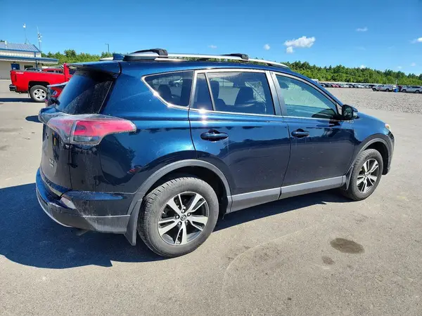 JTMRFREV0JJ731277 — 2018 Toyota RAV4, фото 3 с аукциона Copart 14.10.2026, Пожар
